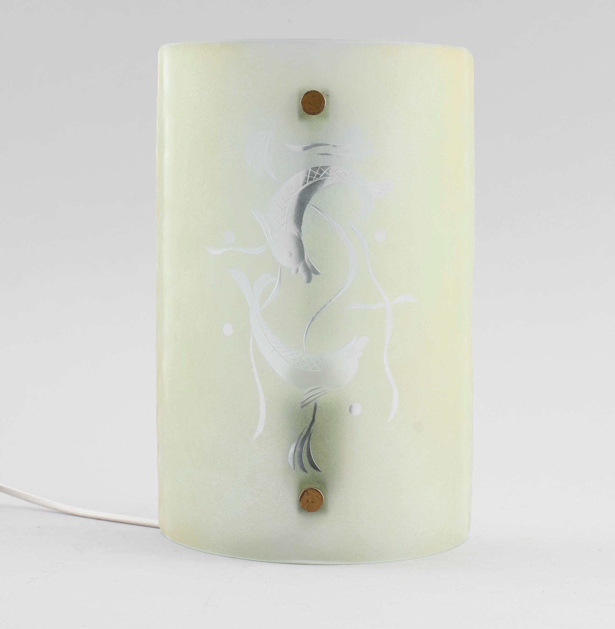 VÄGGLAMPETT, glas, 1900-talets första hälft.