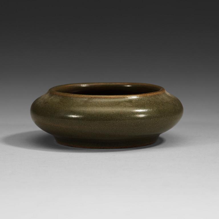 A teadust brush washer, Qing dynasty (1664-1912).