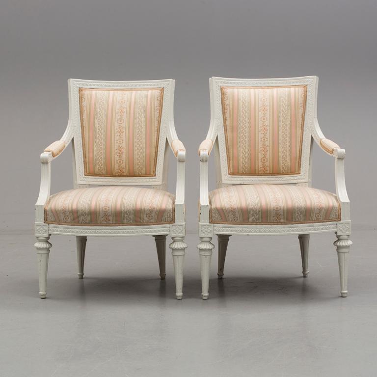 KARMSTOLAR, ett par. Gustavianska stockholmsarbeten, 1700-talets slut.