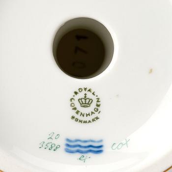 A Royal Copenhagen 'Flora Danica' tazza, Denmark, 20th Century.