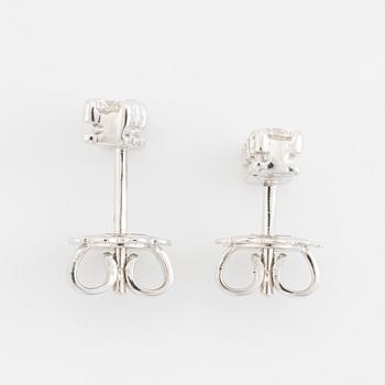 Brilliant cut diamond earrings, total ca 0,52 ct.