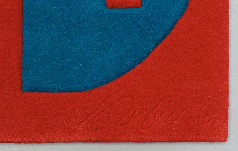 Robert Indiana, CARPET. "Red on Blue", Chosen love. Tufted in 1995. 181,5 x 183,5 cm. Robert Indiana, USA, born in 1928.