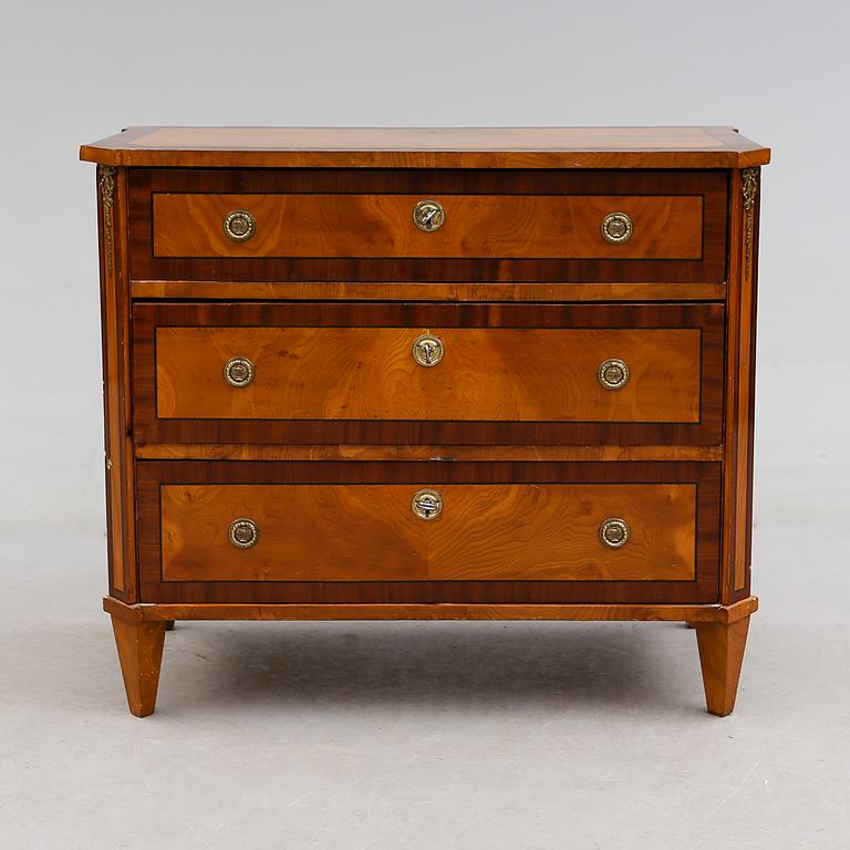 BYRÅ, gustaviansk stil, 1800-talets andra hälft.