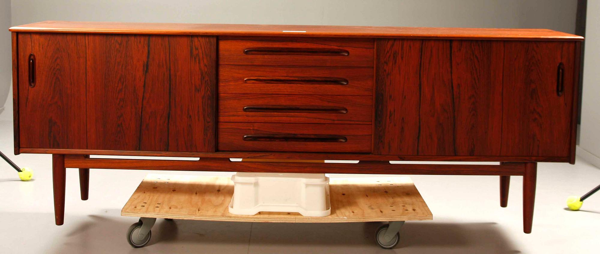 SIDEBOARD, Nils Jonsson, Troeds, 1900-talets andra hälft.
