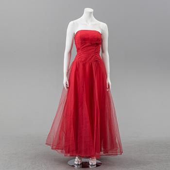 A tuille evening gown, circa 1955.