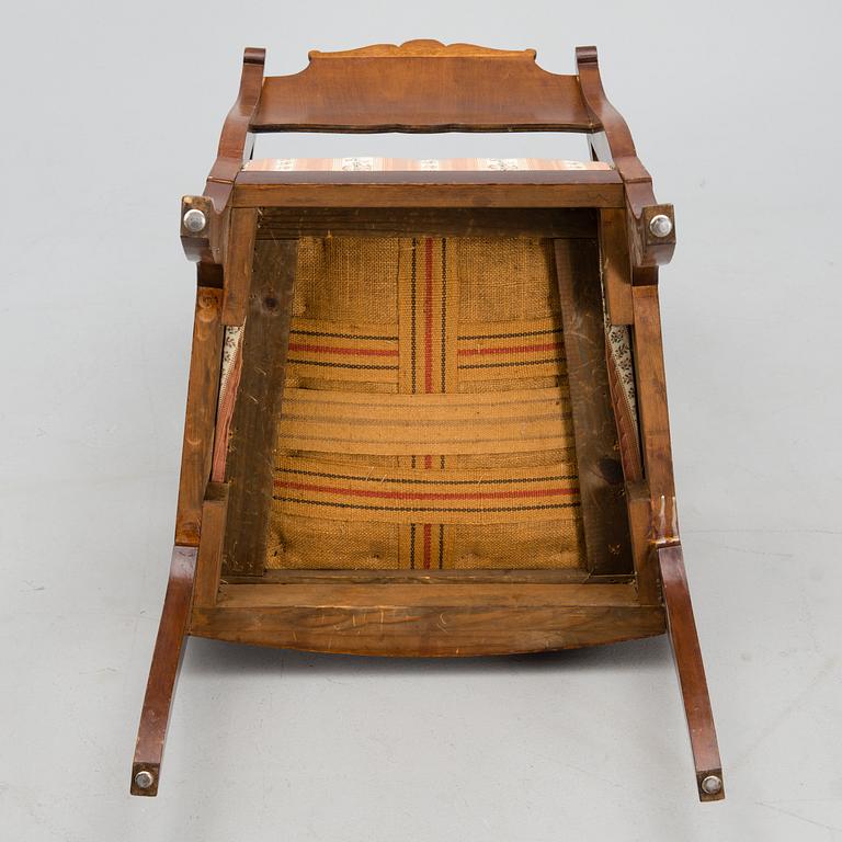 KARMSTOLAR, ett par, biedermeierstil, 1920-tal.