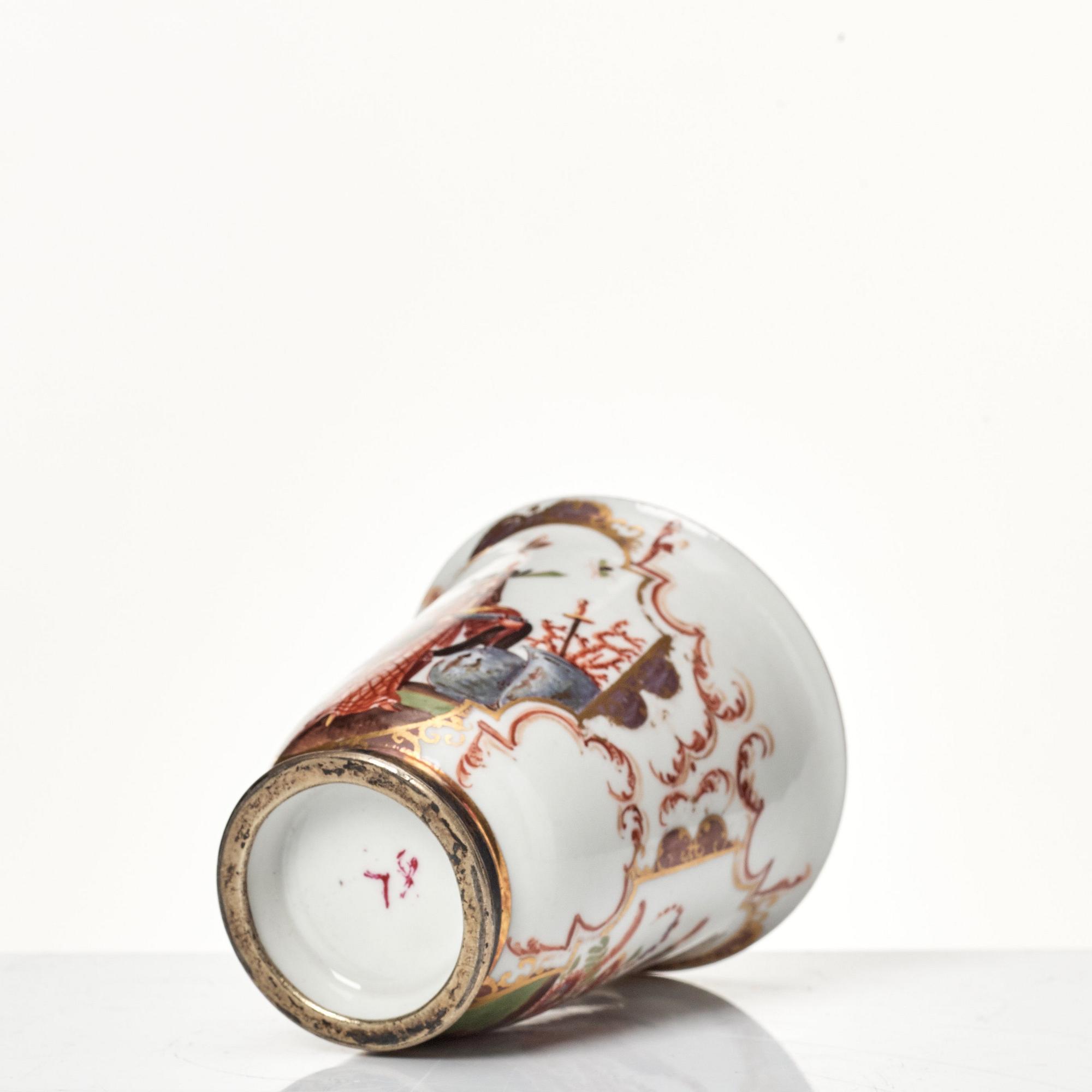 Kopp med fat, porslin. Meissen, 1730/40-tal.