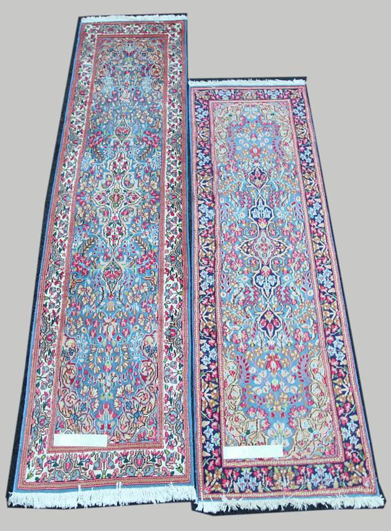 MATTOR, 2 st, galleri, orient. 302 x 75 samt 240 x 75 cm.
