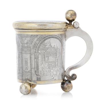 141. A Baltic 17th century parcel-gilt silver tankard, unmarked.