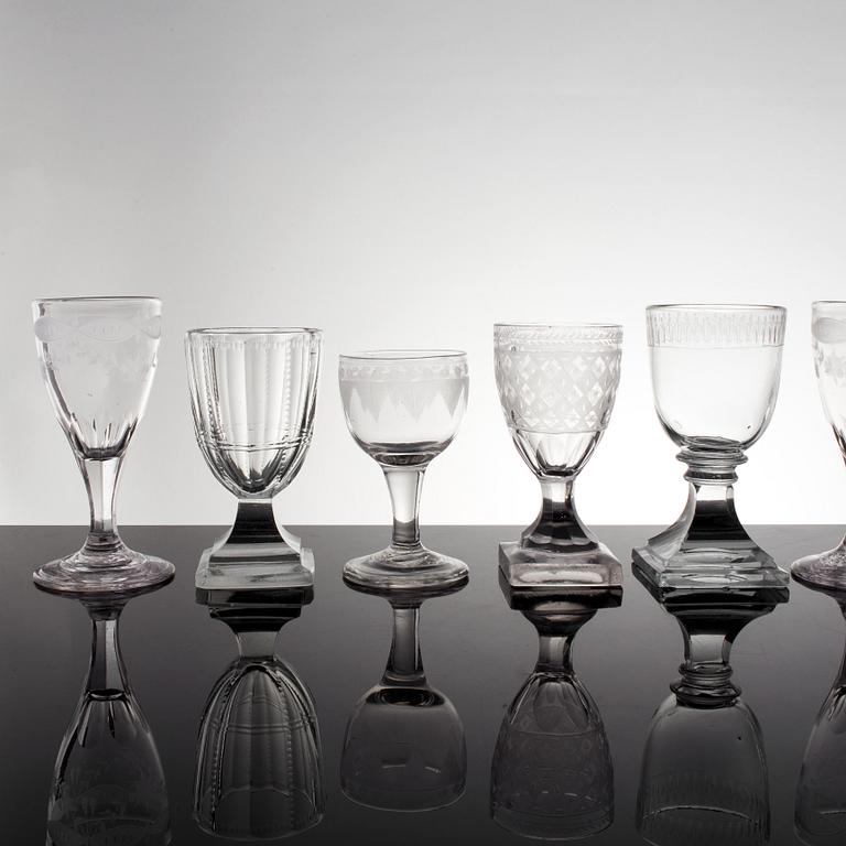 VINGLAS, 13 st, glas, 1700-1800-tal.