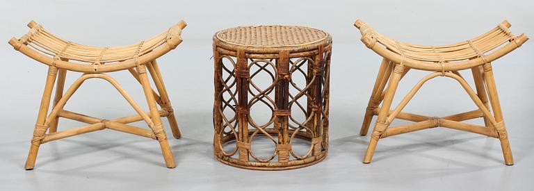 PALLAR, ett par, samt SIDOBORD, 1900-talets andra hälft.