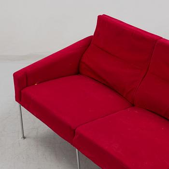 ARNE JACOBSEN, Soffa för Fritz Hansen, Köpenhamn, 1970-tal. Modellnummer 3304.