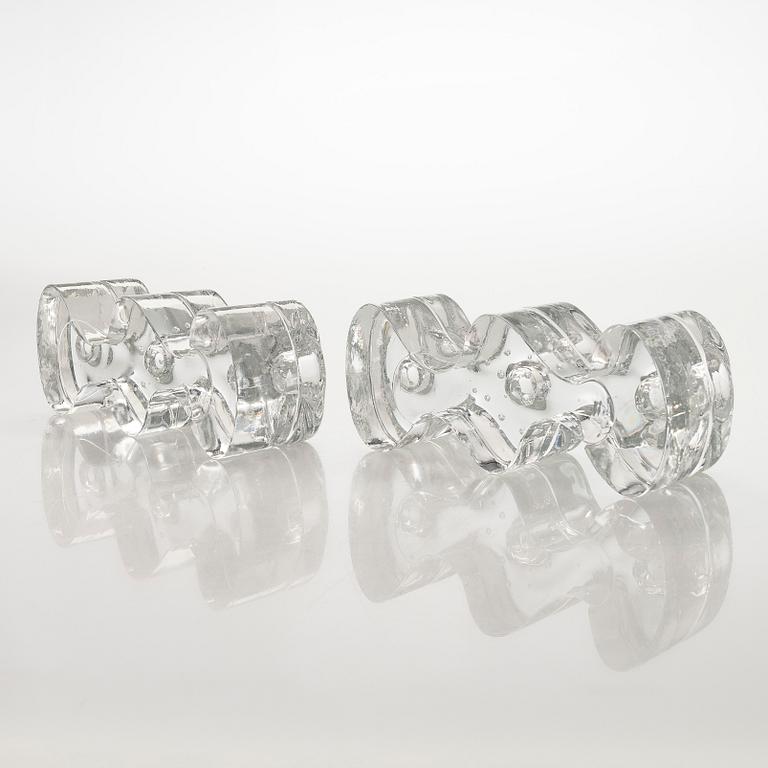 Timo Sarpaneva, A pair of candleholders, 'Arkipelago'-serie, signed Timo Sarpaneva.