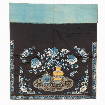 An embroidered Chinese silk altar cover, Qing dynasty, 19th Century.