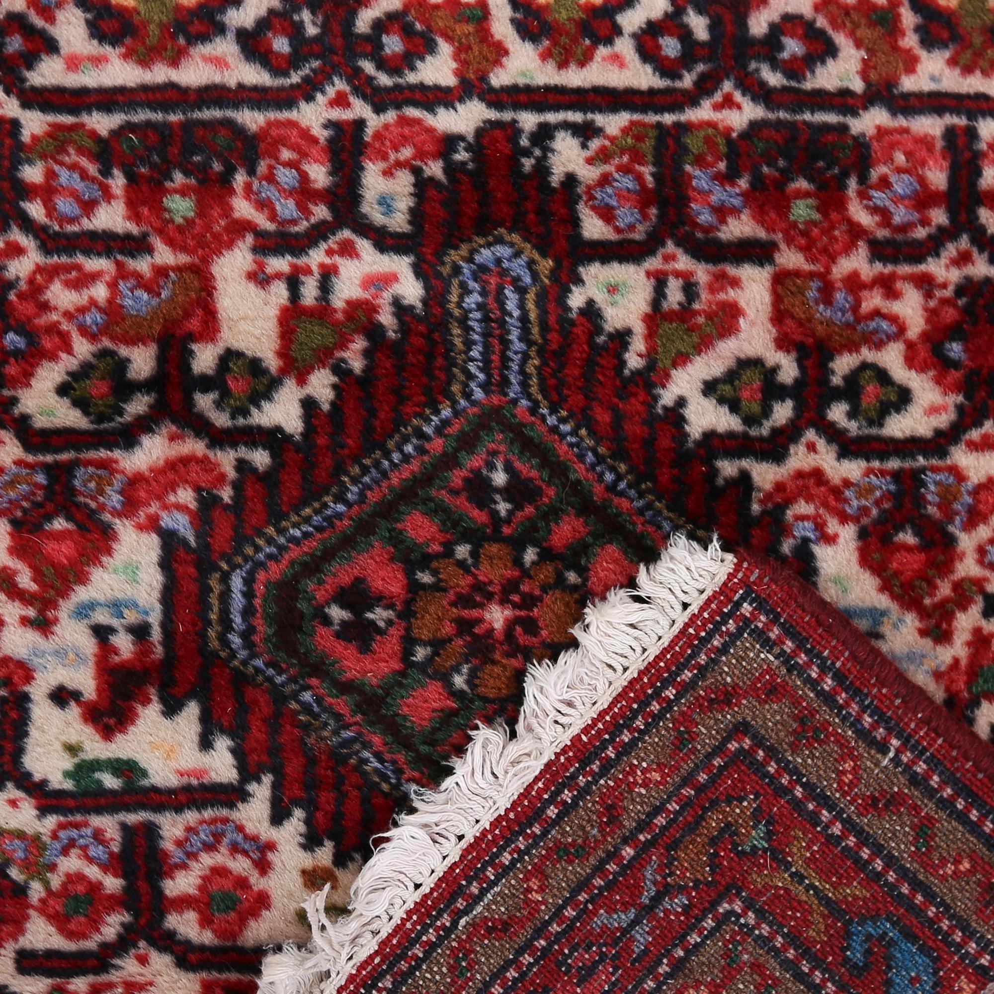 MATTOR, 2 st, orientaliska. Ca 84 x 62 samt 100 x 65 cm.