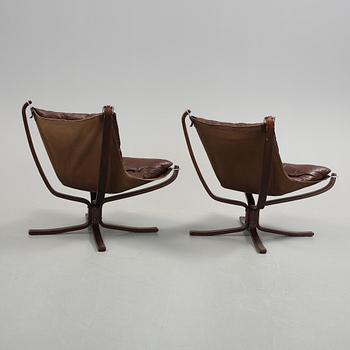 FÅTÖLJER, ett par, "The Falcon Chair", Sigurd Ressell, Vatne Möbler, Norge, 1900-talets andra hälft.