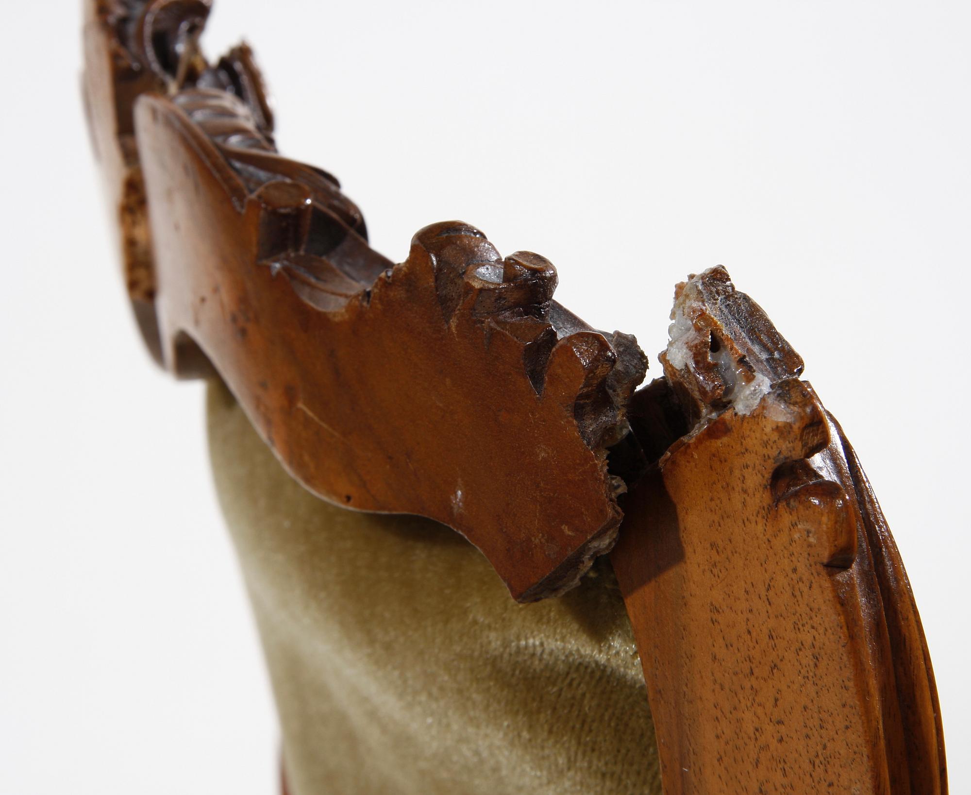 SALONGSGRUPP, 4 delar, Louis XV-stil, tidigt 1900-tal.