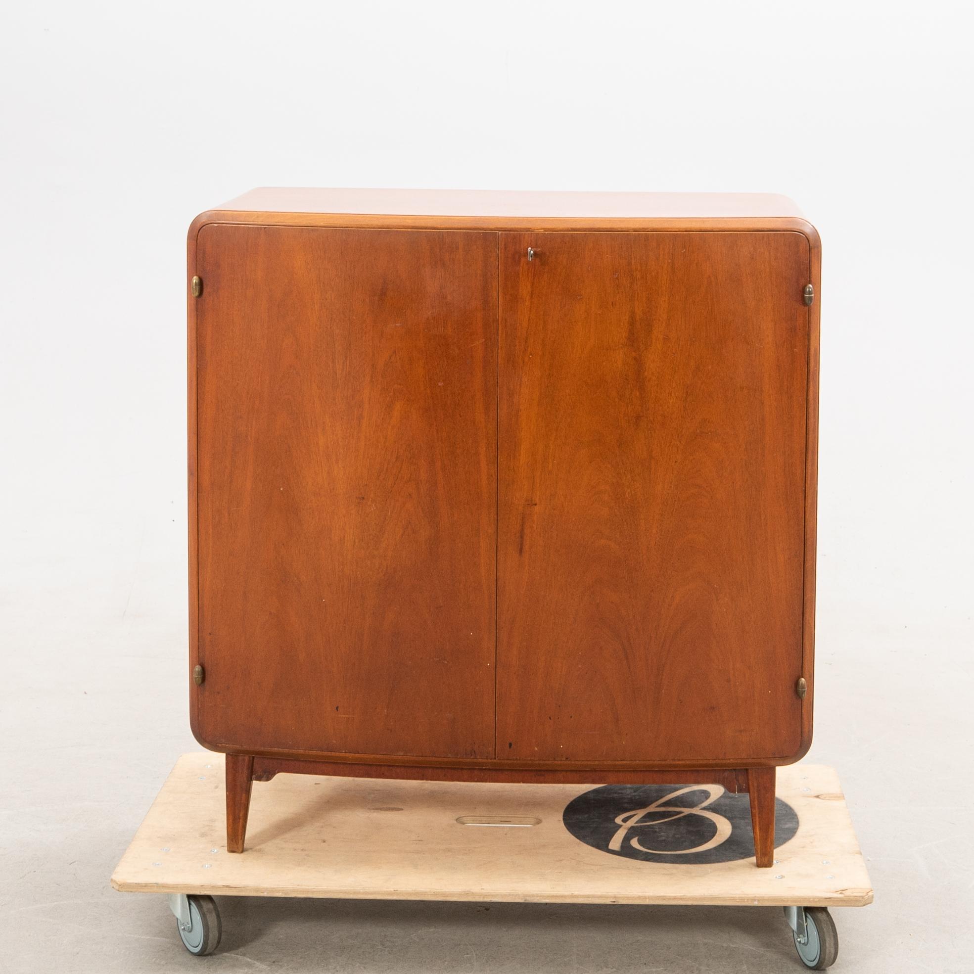 Axel Larsson, cabinet, Svenska Möbelfabrikerna, Bodafors, mid-20th century.