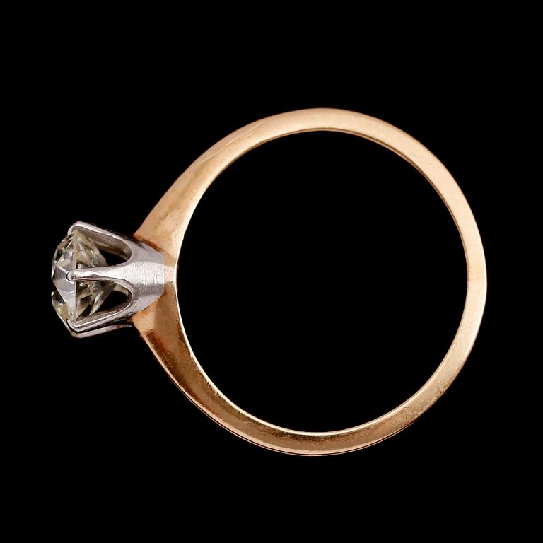 RING, 14 k guld och vitguld, briljantslipad diamant ca 0.80 ct.