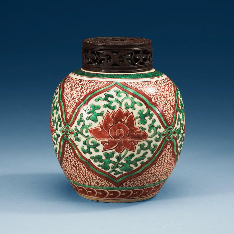 BOJAN, porslin. Qing dynastin, 1600-tal.