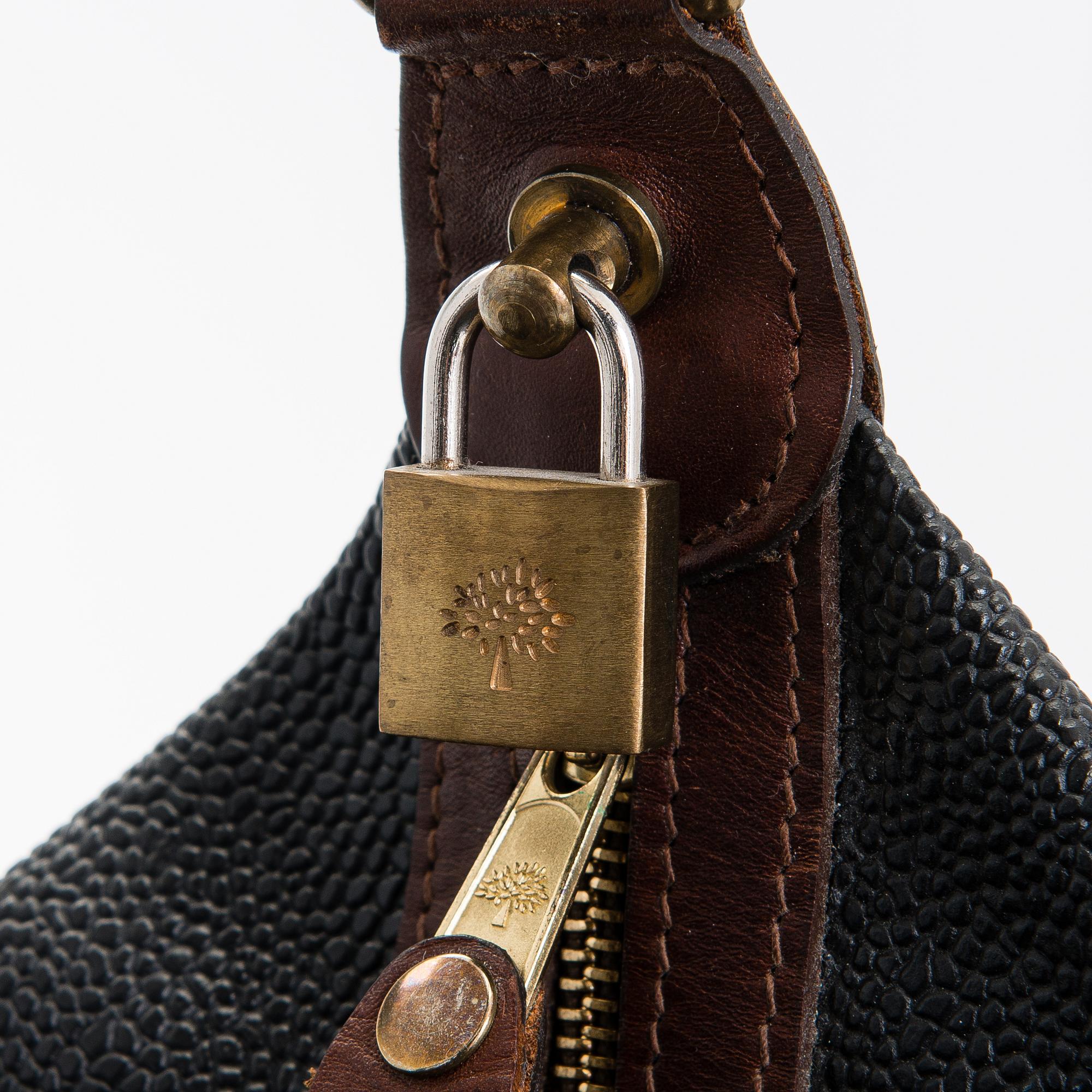Mulberry, A "Medium Clipper" weekend bag.