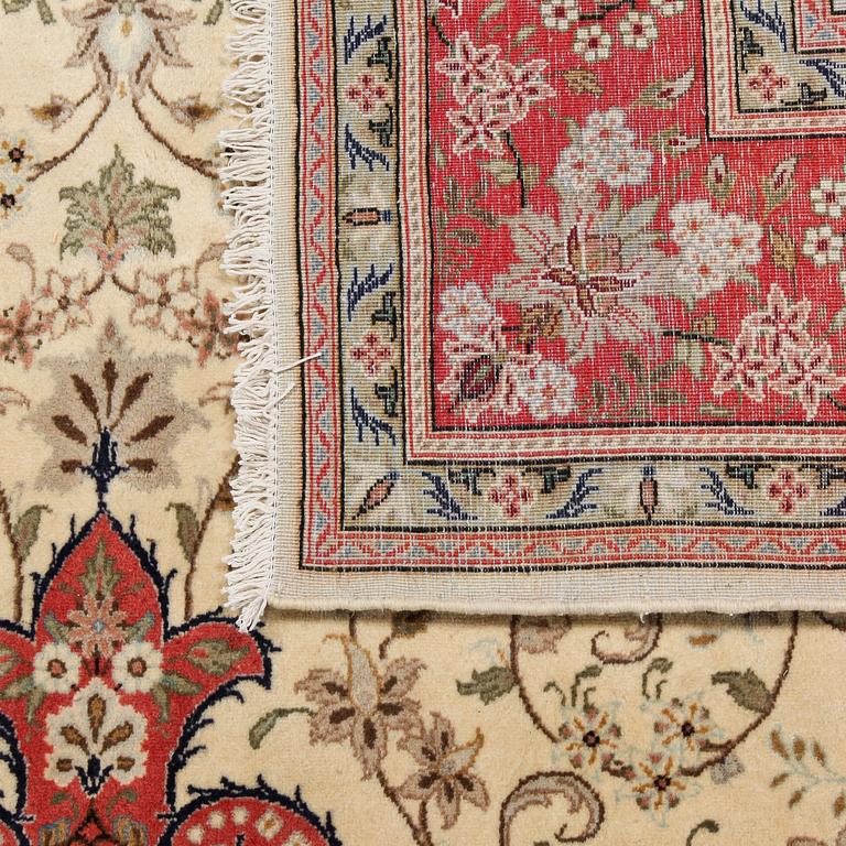 MATTA, kashan. 345x242 cm.