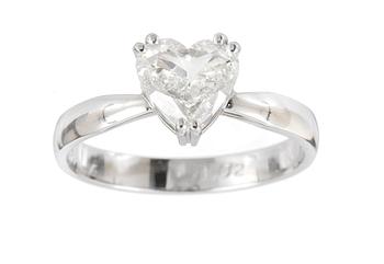531. Ring, set wih a heart cut diamond, 1.02 cts.