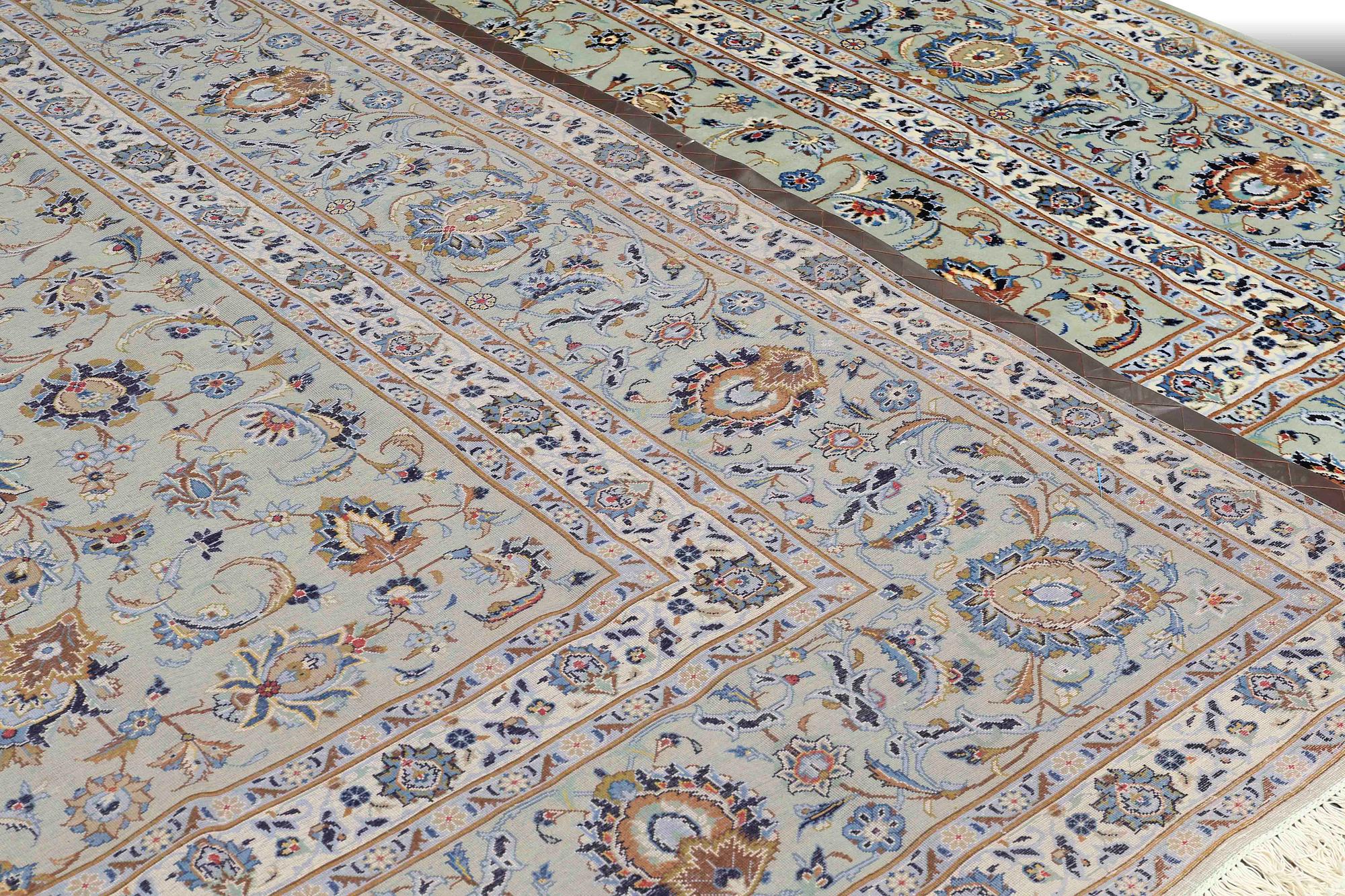 A carpet, Kashan, ca 590 x 418 cm.