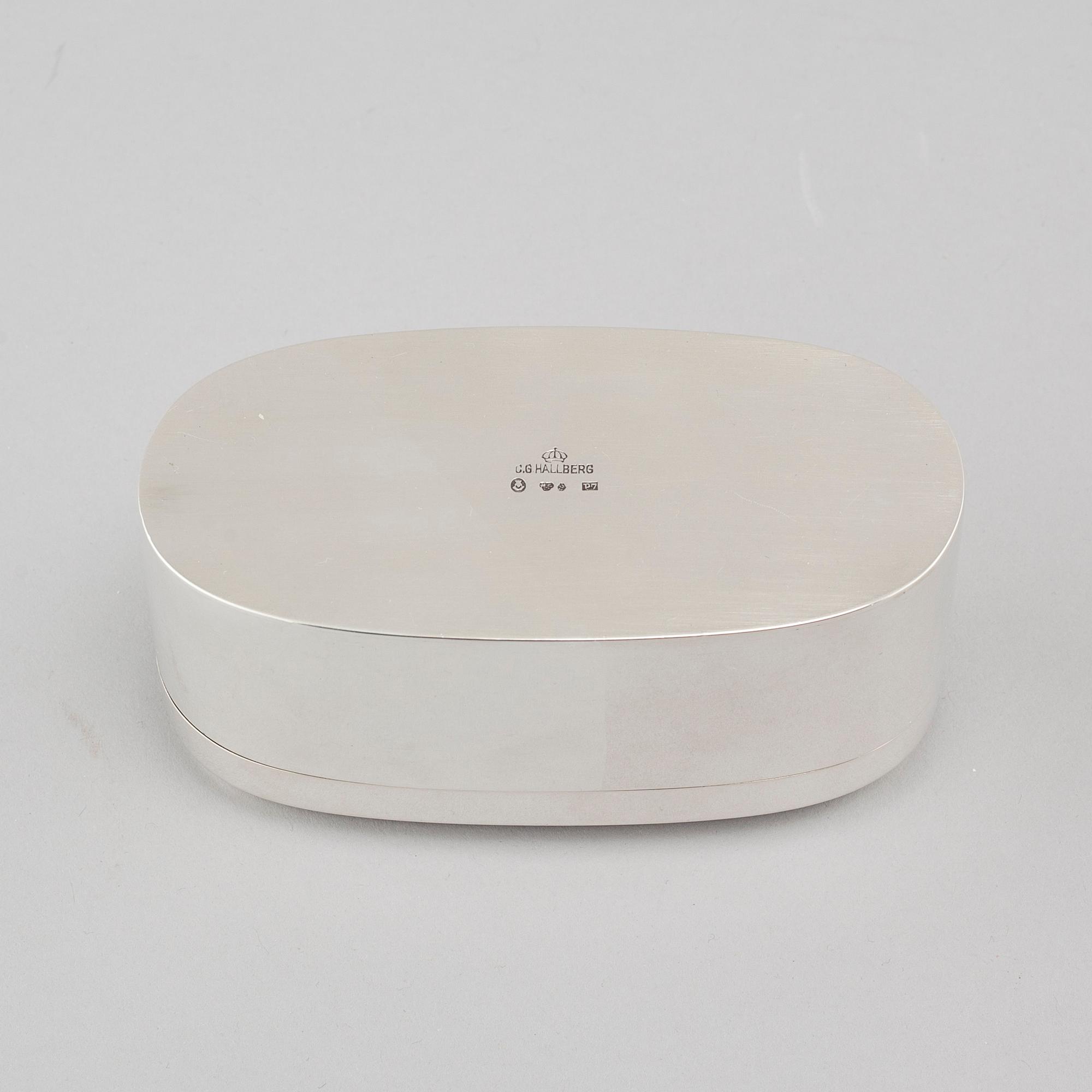 A silver box from C G Hallberg in Stockholm, 1917.