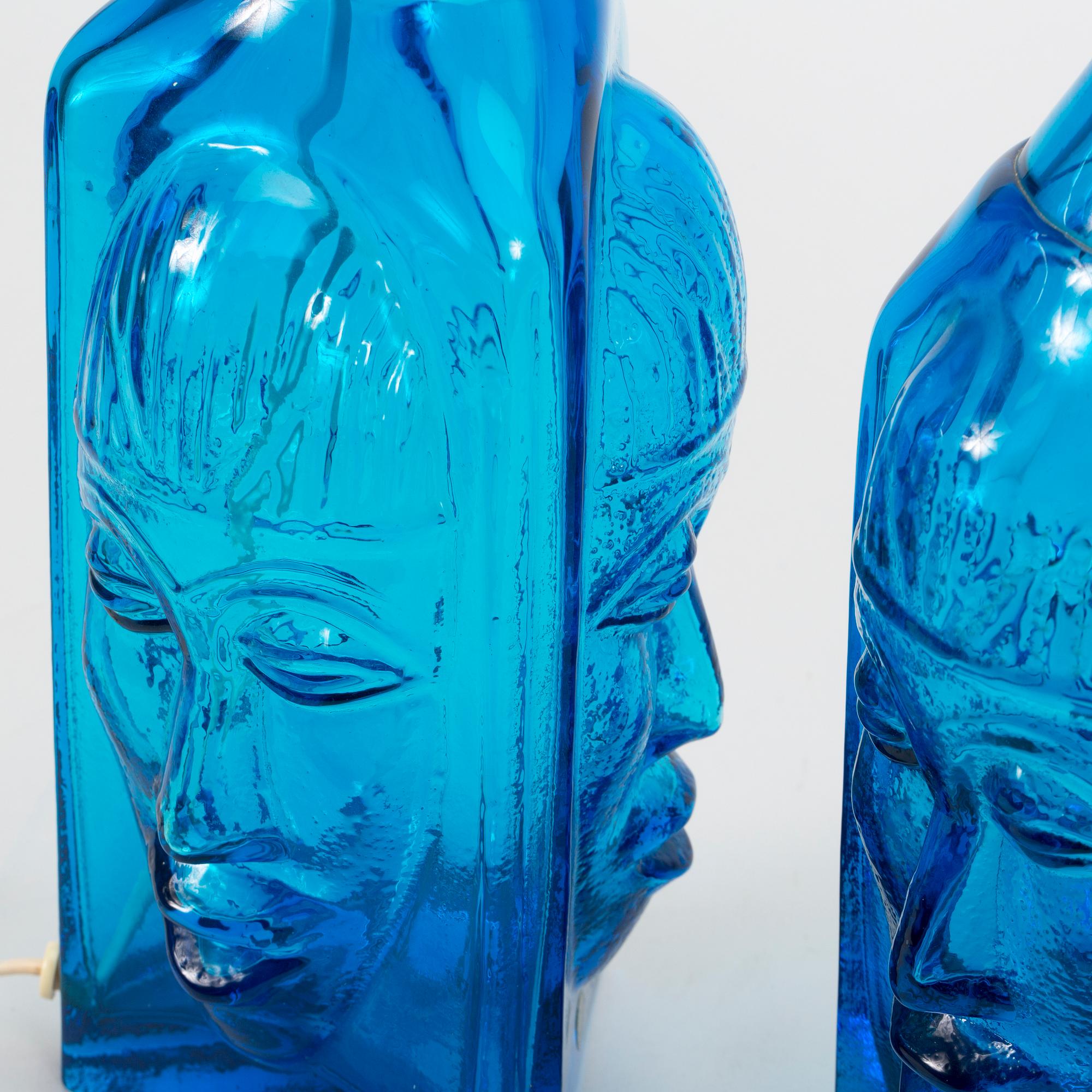 BORDSLAMPOR, ett par, glas Eneryda glasbrun, 1900-talets andra hälft.