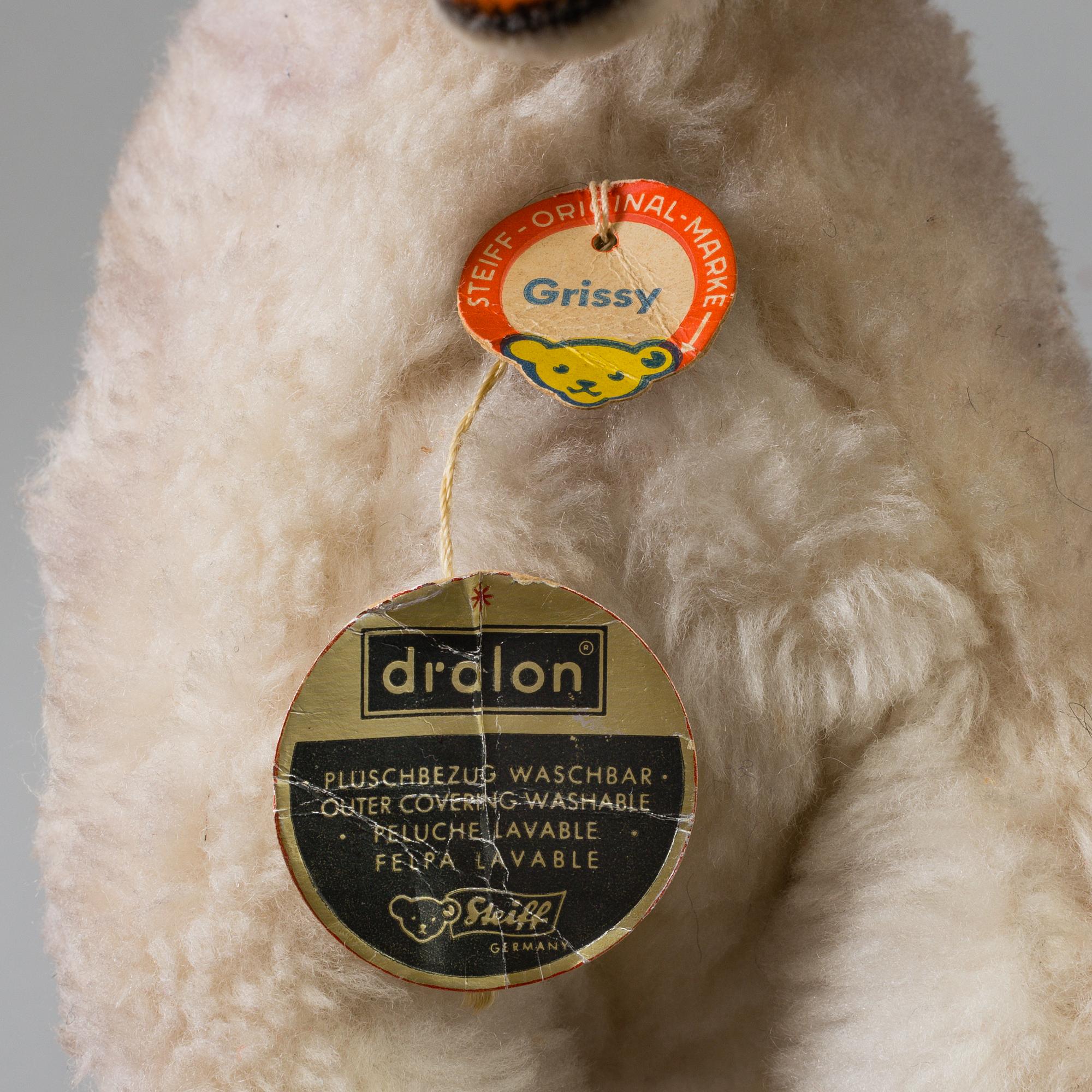 A set of seven stuffed Steiff animals, Germany, 1950/60s.
