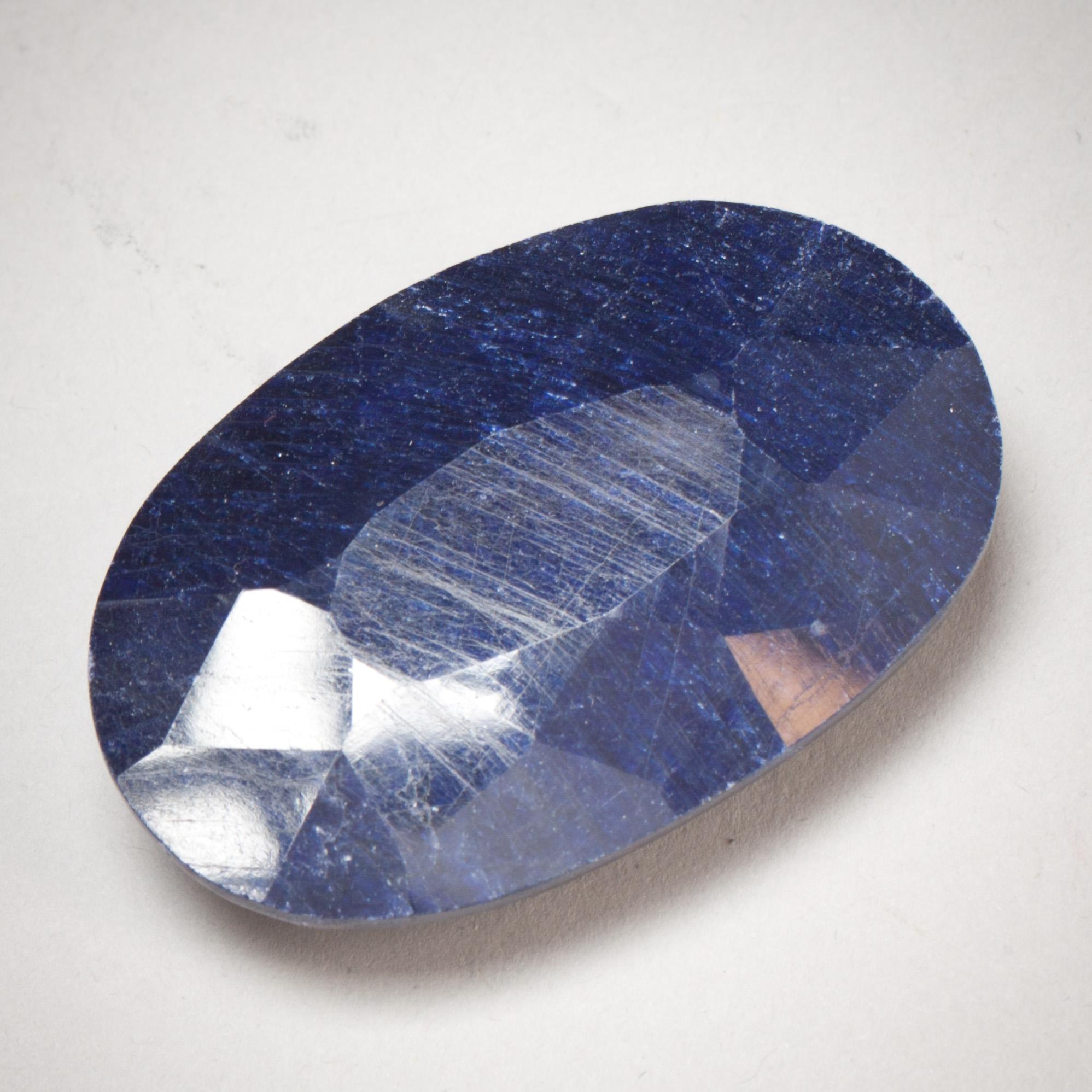 SAFIR, blå, oval fasetterad, ca 202 ct, vikt ca 40g.