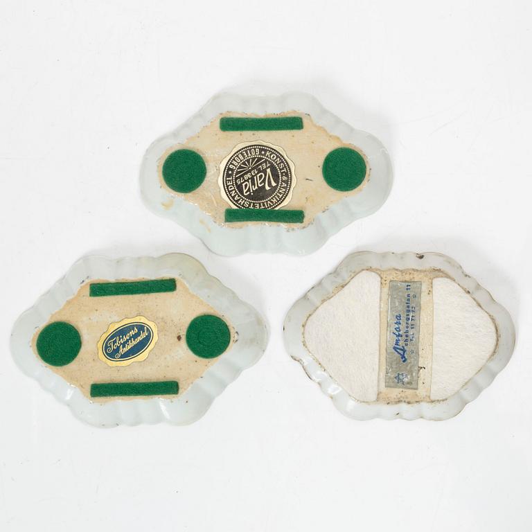 A set of three odd ladle dishes, Qing dynasty, Qianlong (1736-95).