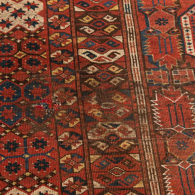 An Antique Beshir carpet, ca 183 x 390 cm.