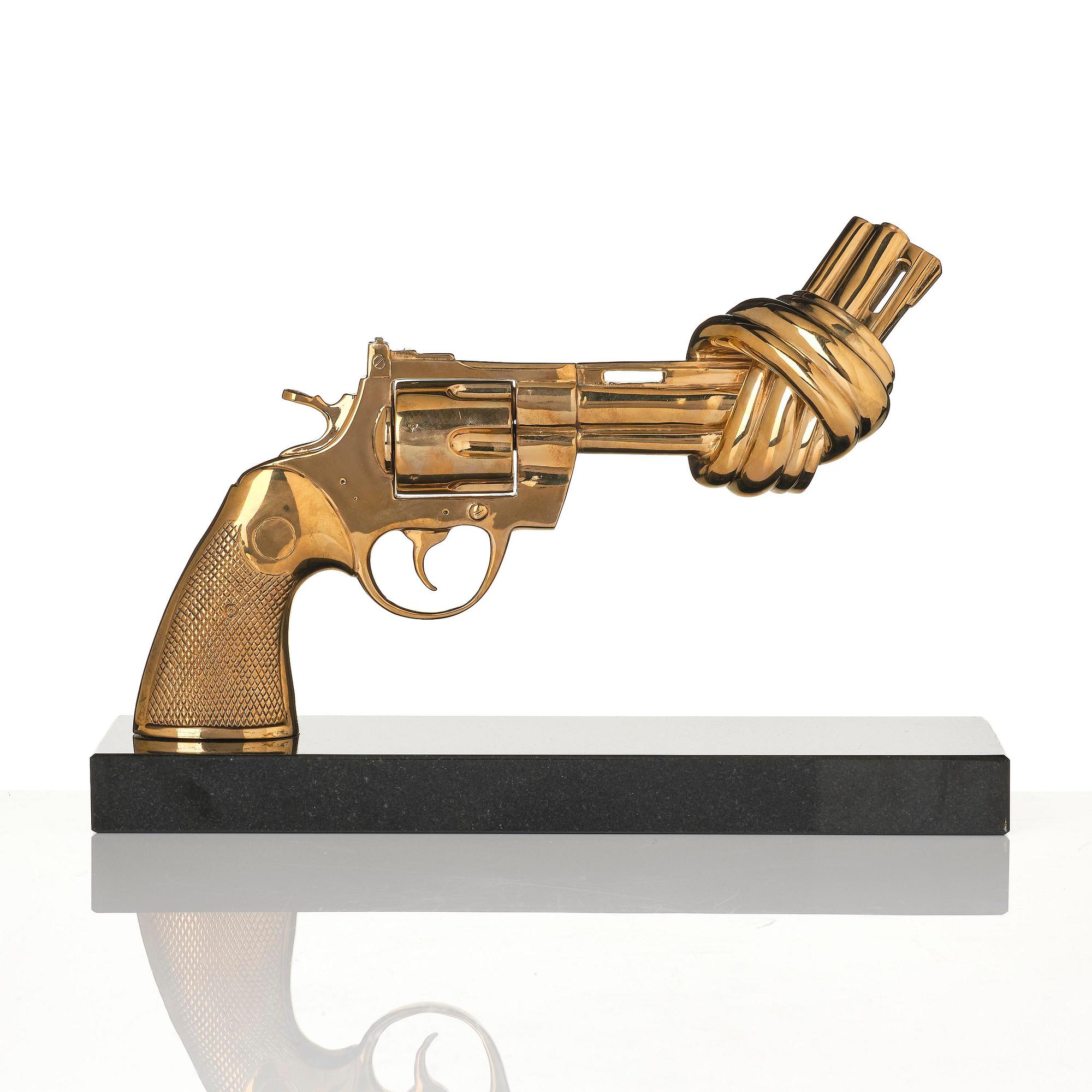Carl Fredrik Reuterswärd, "Non Violence Knotted Gun".