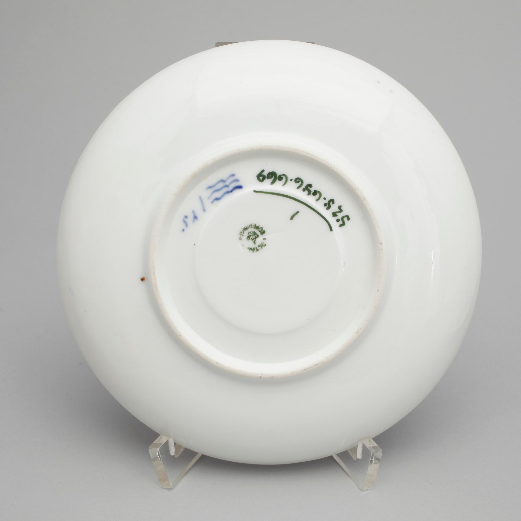 SERVISDELAR, 27 delar, "Musselmalet", Royal Copenhagen, 1900-talets.