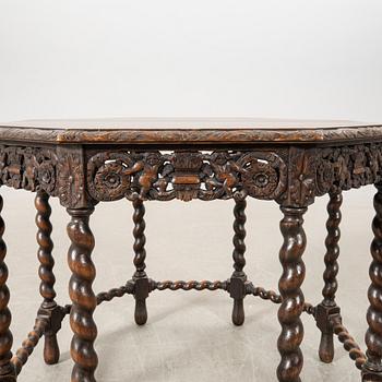 Coffee table, first half of the 20th century.