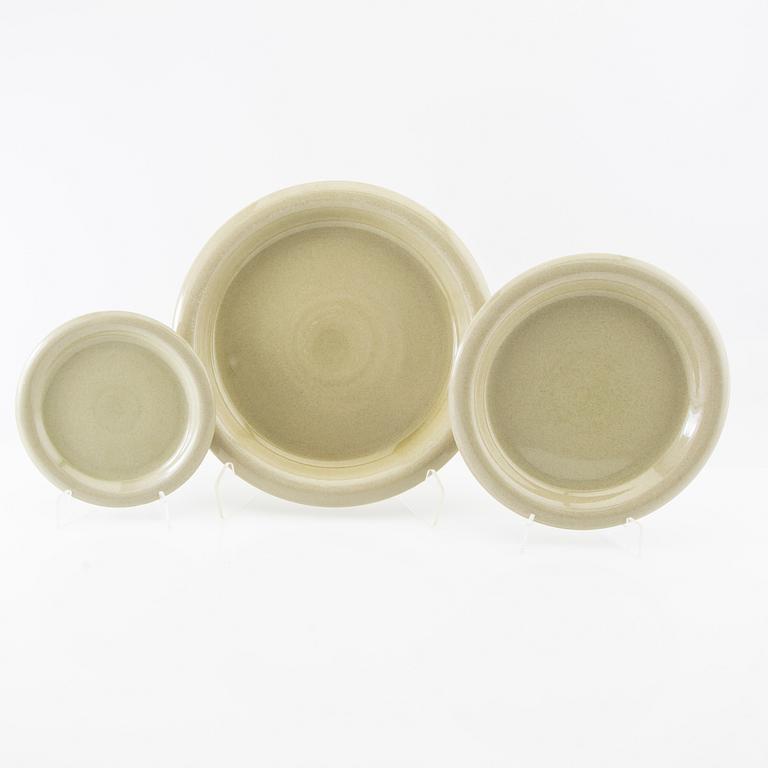 Signe Persson-Melin, servis ca 81 dlr "Celadon" Boda Nova sent 1900-tal porslin.