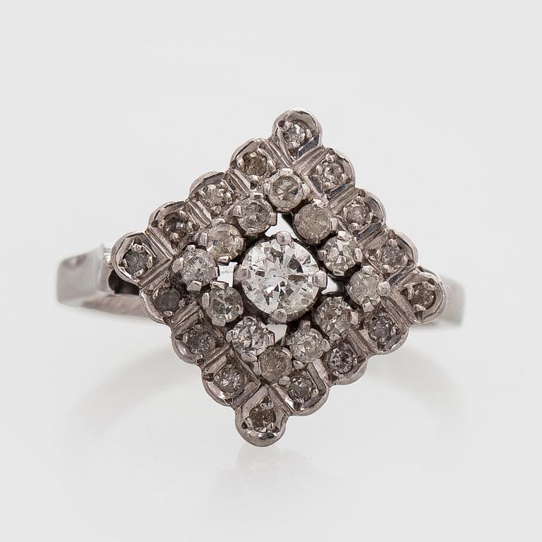 Ring, brilliant and 8/8 cut diamonds, 14K white gold.