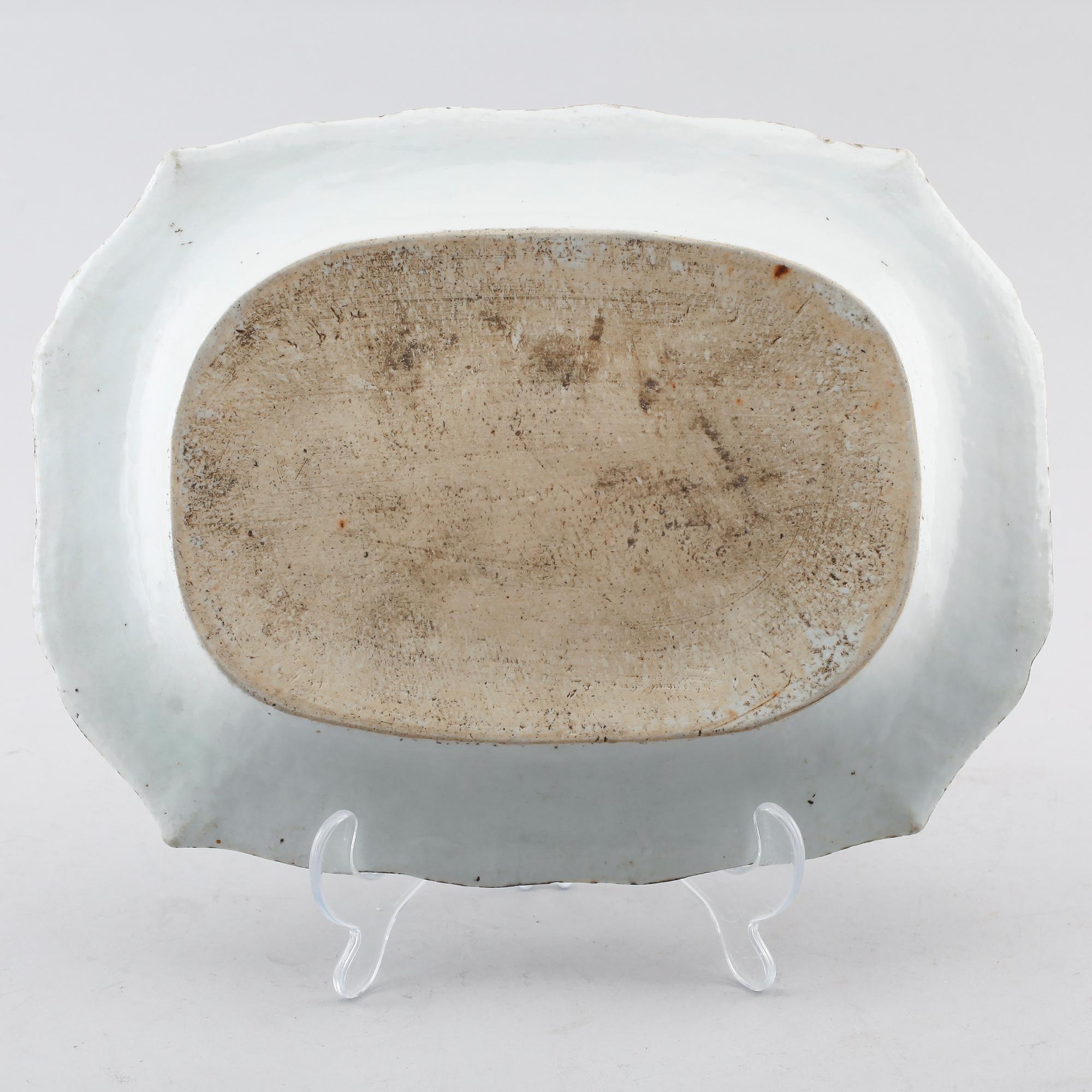 STEKFAT, porslin, Kina, Qianlong 1736-1795.