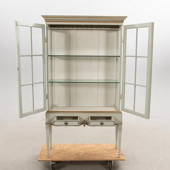Display cabinet, Gustavian style, K.A. Roos, Helsingborg, later half of the 20th century.