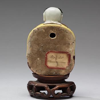 FIGURIN, porslin. Qingdynastin, omkring 1800.