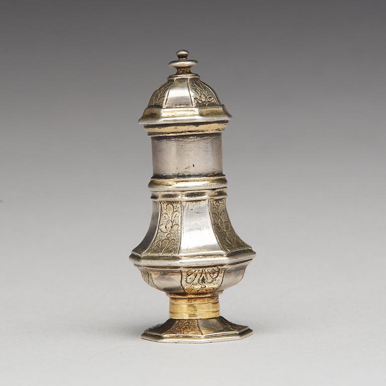 A Swedish late Baroque parcel-gilt silver snuff-box, mark possibly of Erik Löfman (Uppsala 1690-1718 (-1729)).