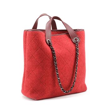 CHANEL, a red wool quilted shopper bag.