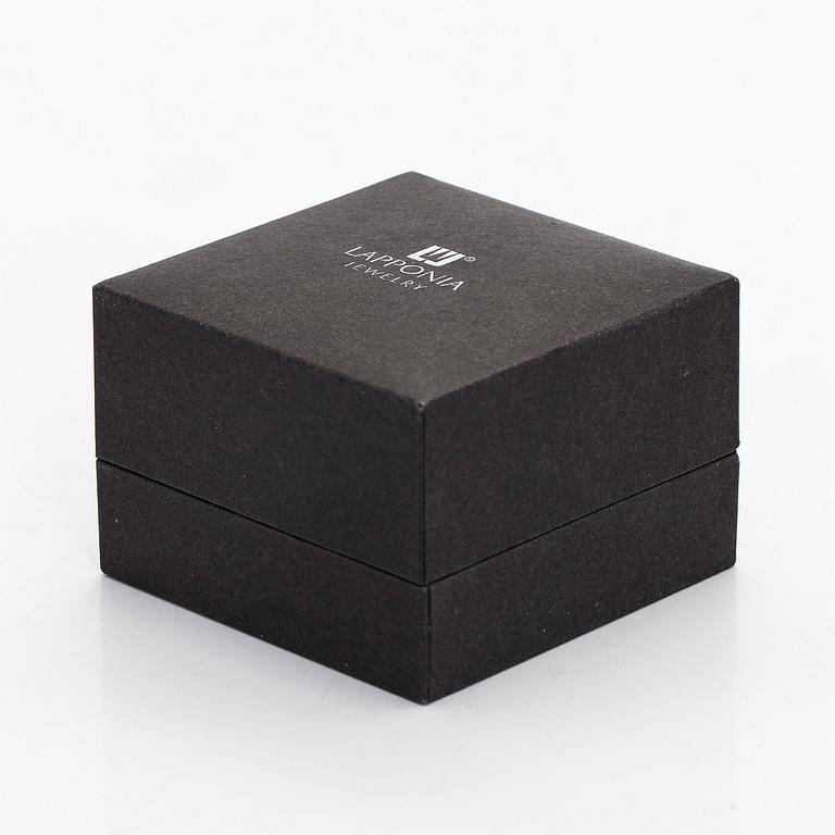 Björn Weckström, sormus, Contempo, viistehiottu vuorikristalli, hopeaa, Lapponia 2009.