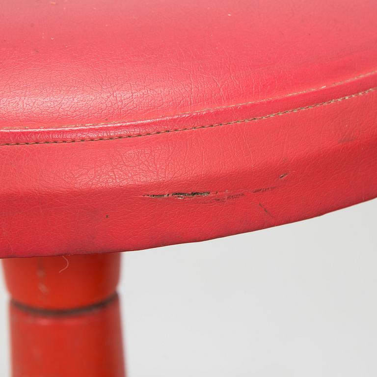 Yrjö Kukkapuro, bord, modell, Saturnus 659 och pallar, 2 st modell 201 för Haimi 1960-talets slut.