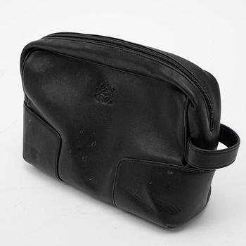 Loewe, kabinväska samt necessär.