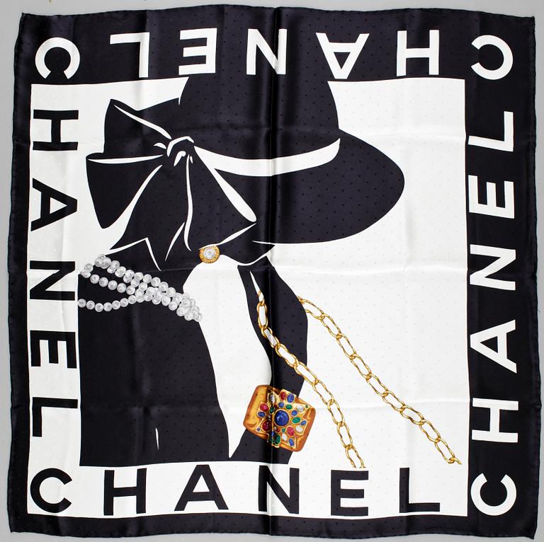 SCARVES, 4 st, siden, bl a Chanel och Yves Saint Laurent.