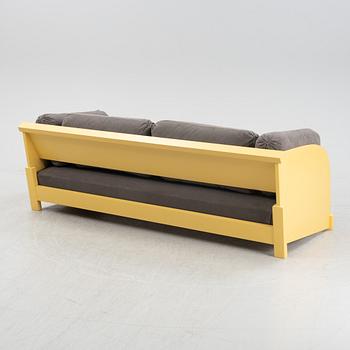 Torbjörn Ahlström, a sofa.
