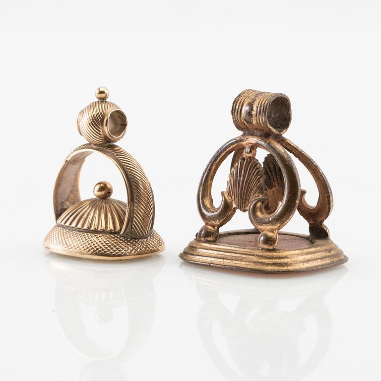 Seals two pieces, one with the arms of the Murray family.